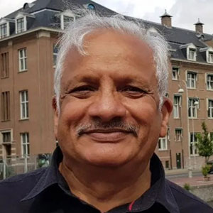 Sanjay Dharwadker speaking at Identity Week